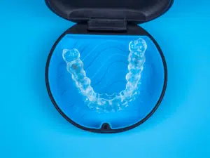 clean invisalign trays